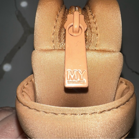 MYTAGALONGS Neoprene Organizer Pouch - Toiletry & Tech Bag - Camel/Tan - Picture 6 of 8